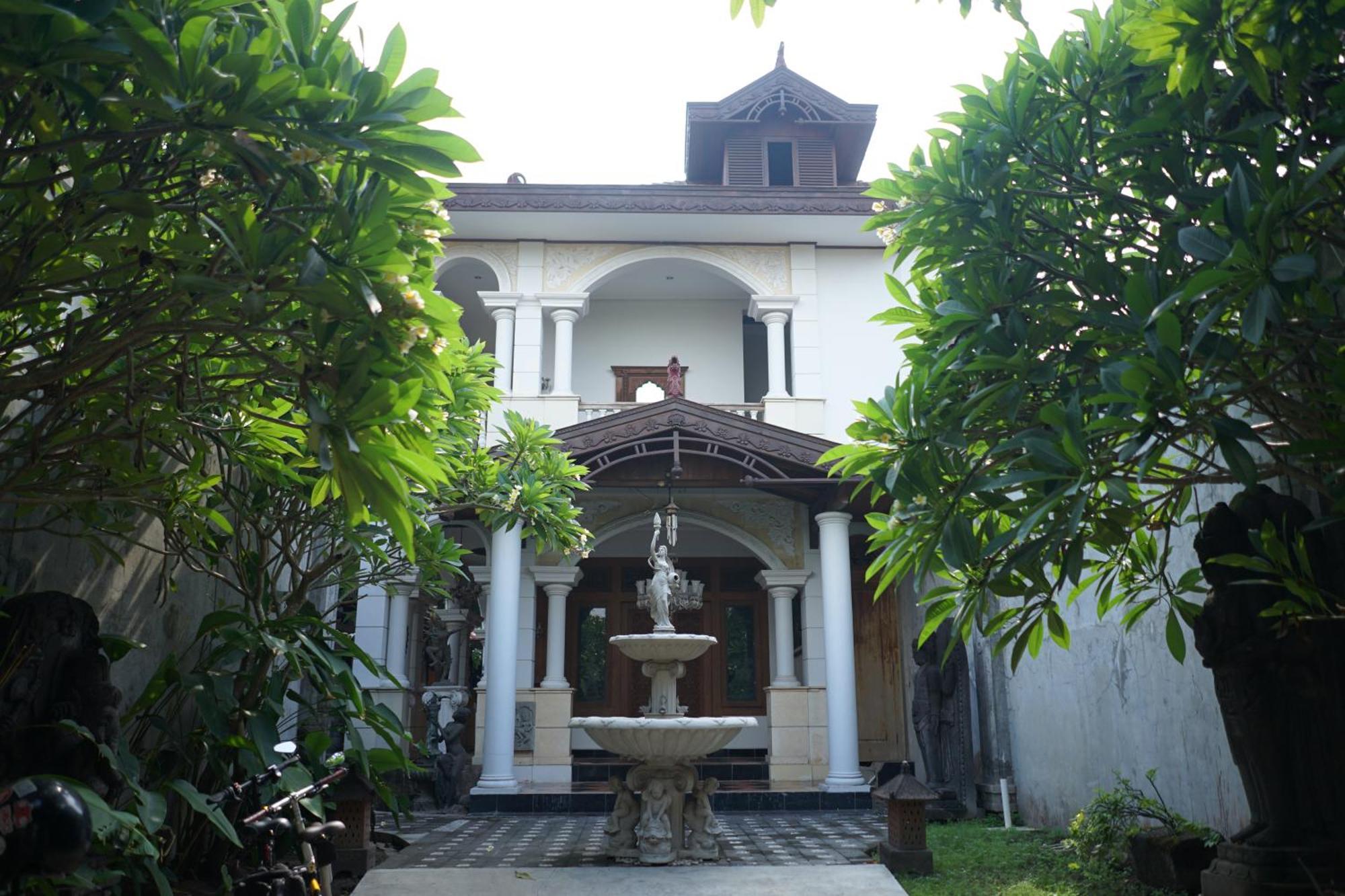 Rumah Pesik Art & Heritage Hotel Gondowulung Экстерьер фото